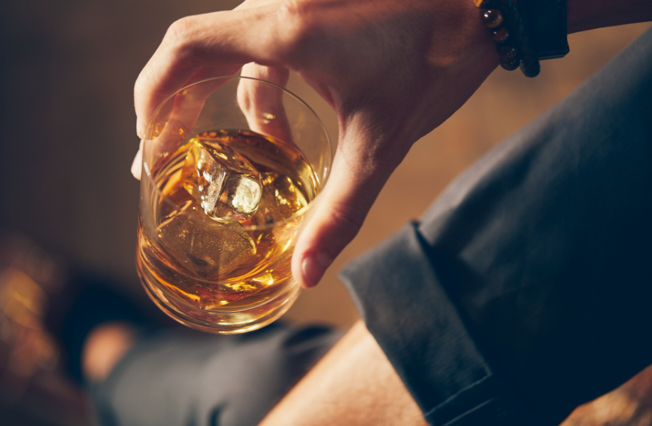 Jaký je rozdíl mezi koňakem, brandy a armagnacem